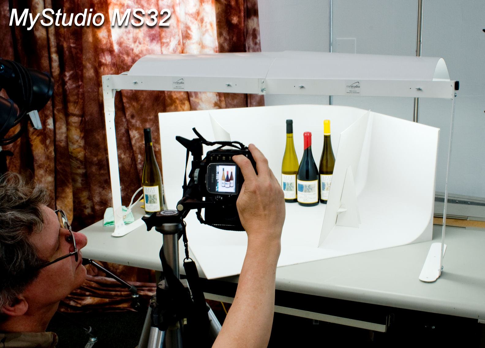 MyStudio MS32 table top photo studio in use