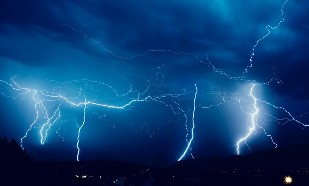 how to photograph lightning image 