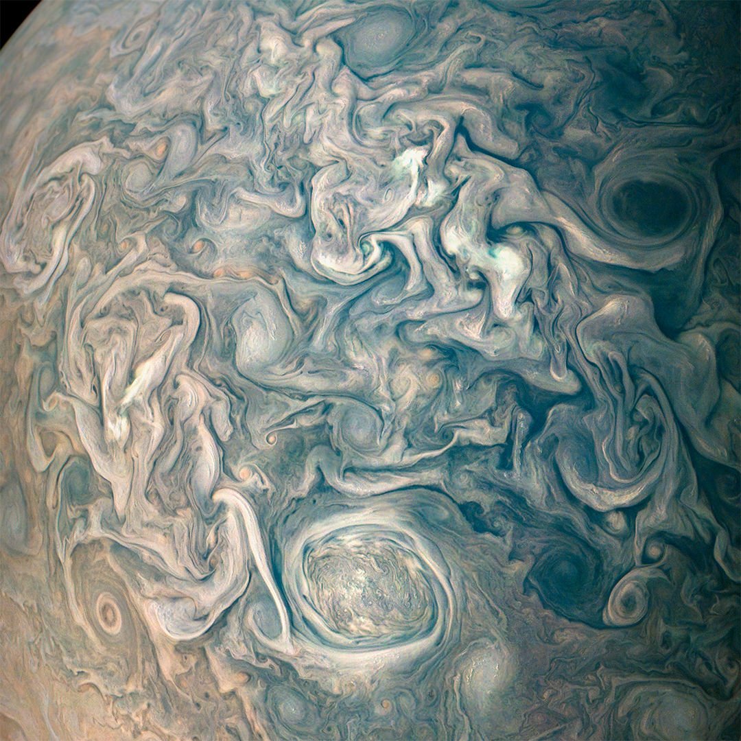 pictures of jupiters clouds image 