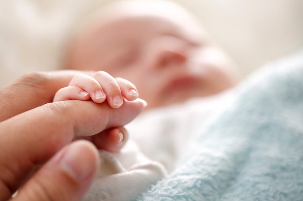 photo of newborn baby fingers picture id905836972 image 