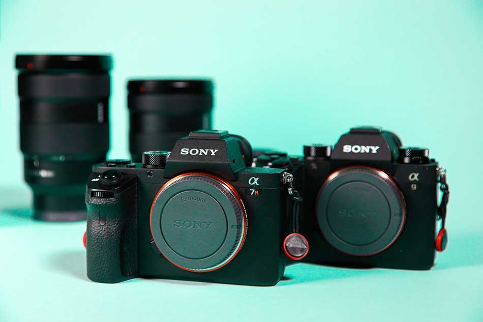 sony mirrorless camera sale image 