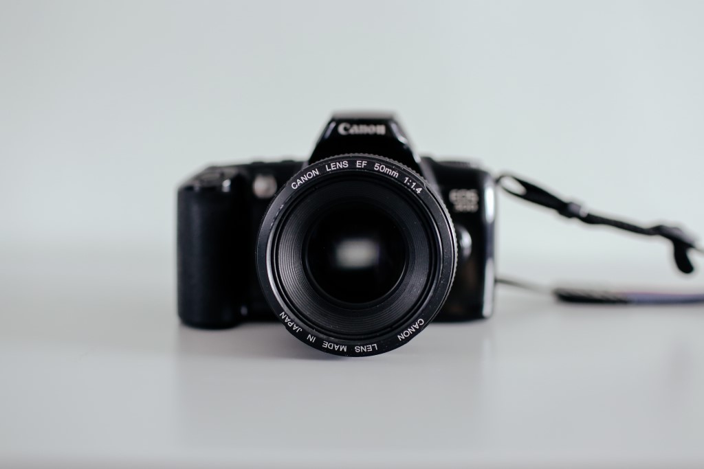 beginner camera accessories image 