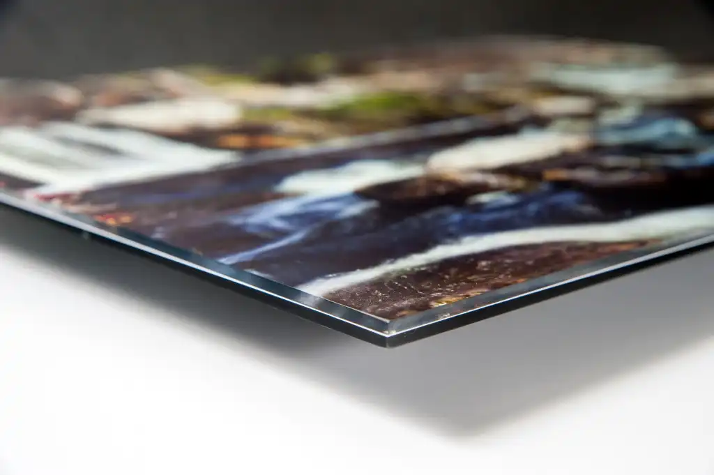 What to Look for in Acrylic Print