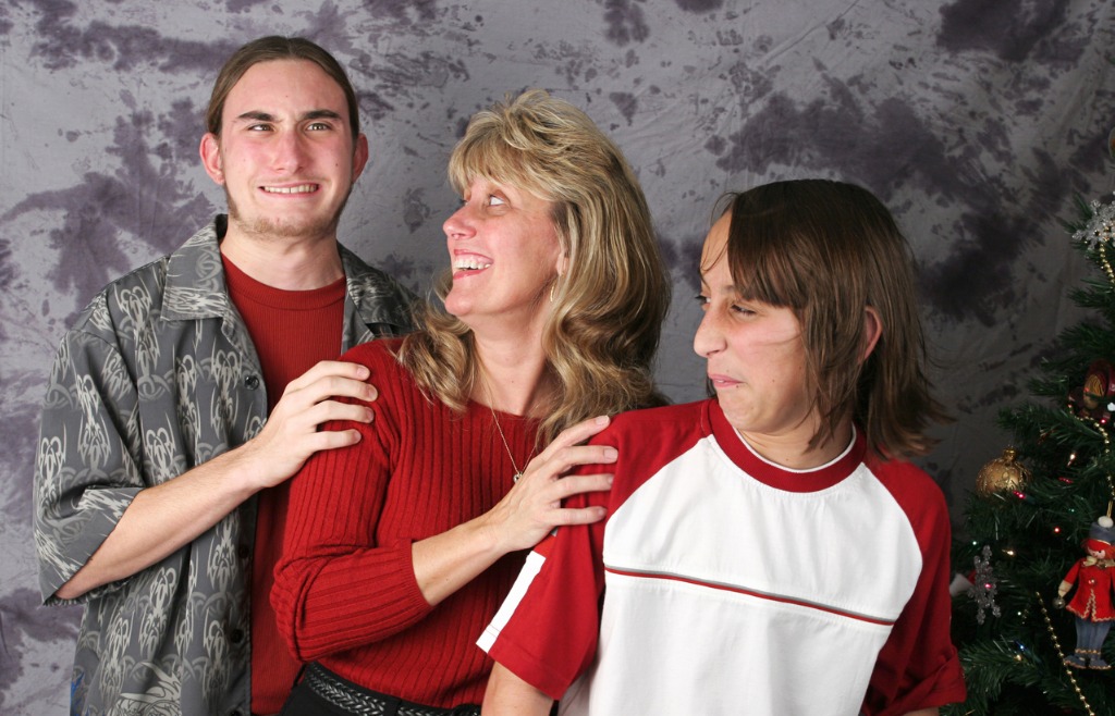 Family Portrait Posing Mistakes image 