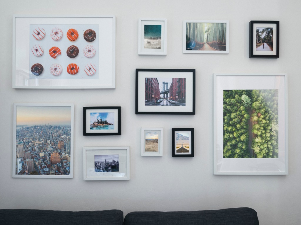 how to hang a photo pay attention to spacing image 