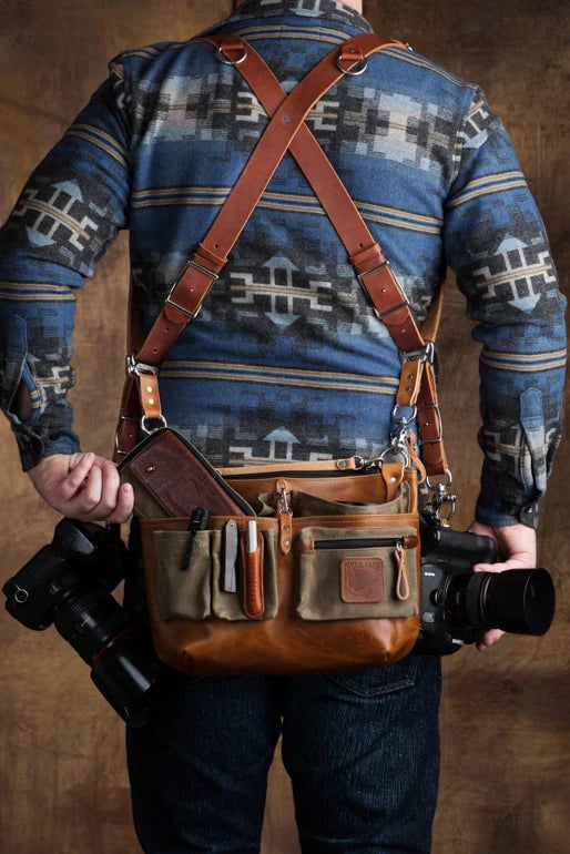 This Leather Lens Bag Makes Carrying Your Gear Easy image 