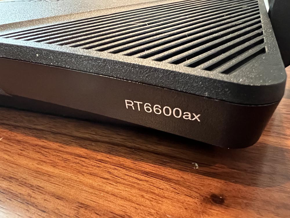 synology router RT600AX side image 