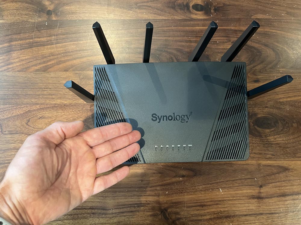 synology router RT600AX top image 