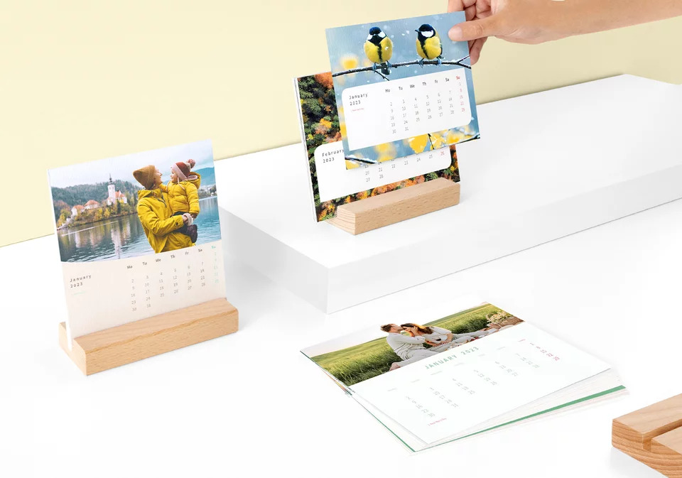 Saal Digital Desk Calendar with Stand image 
