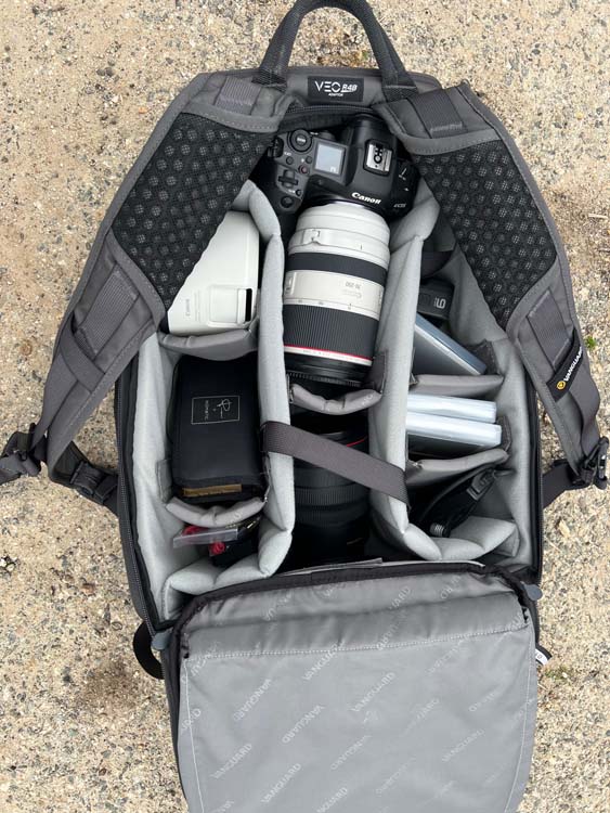 Vanguard VEO Adaptor R48GY Camera Backpack back view image 