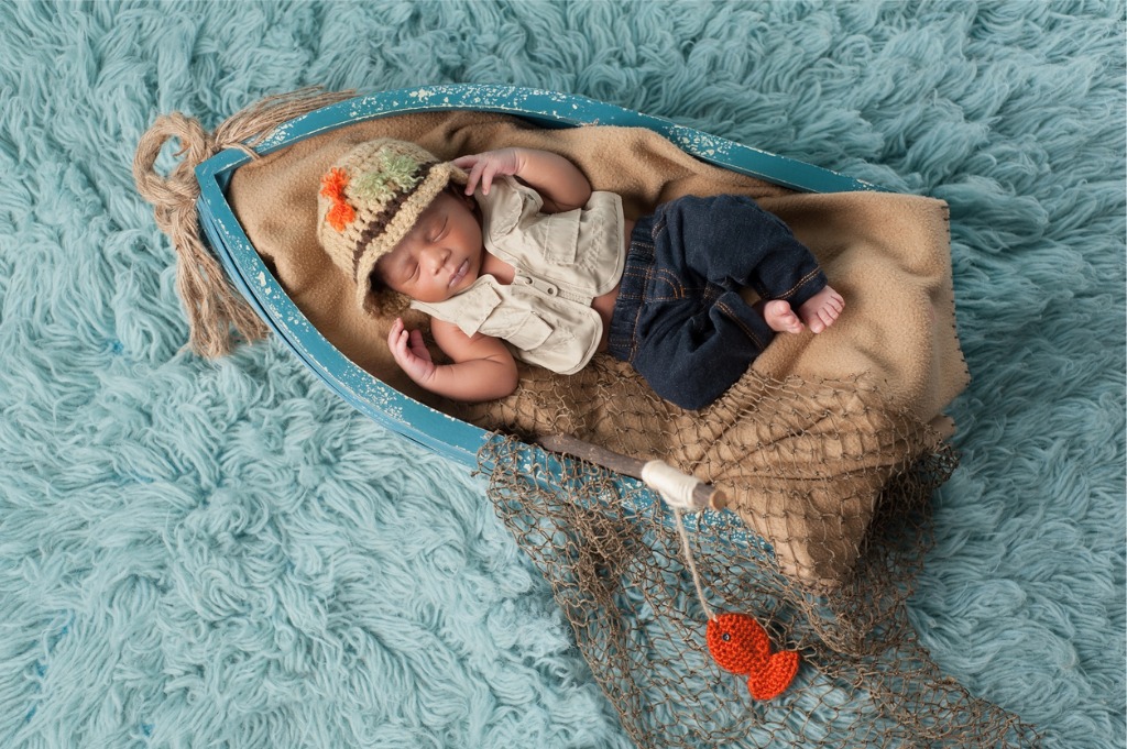Newborn Photography Tricks Take Posed Lifestyle Shots
