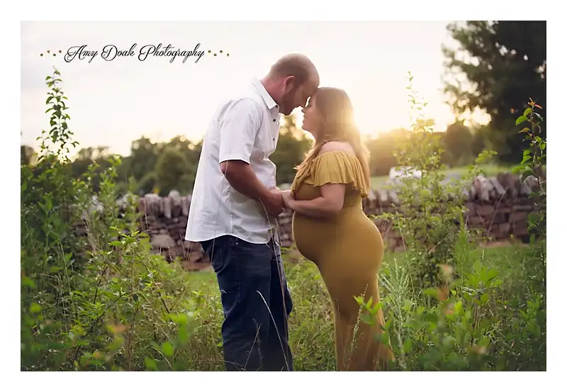 Outdoor Maternity Photos in June · Crabapple Photography