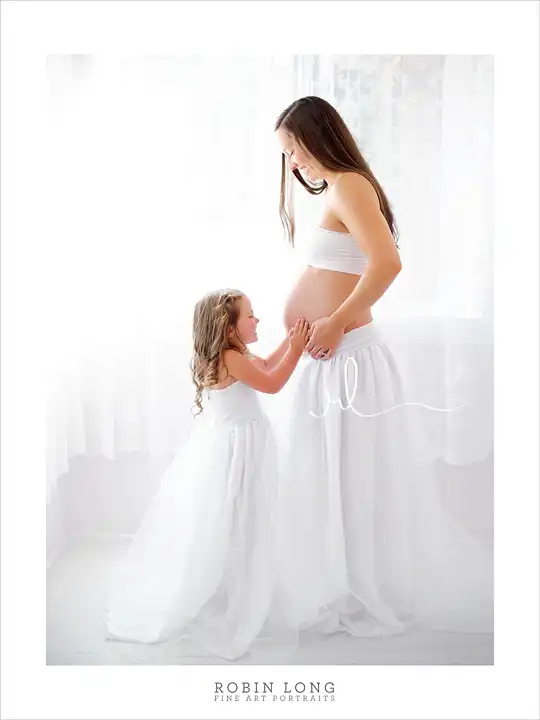 Pin by Pinner on Family Portfolio | Family portrait poses, Mother daughter  photography, Family picture poses